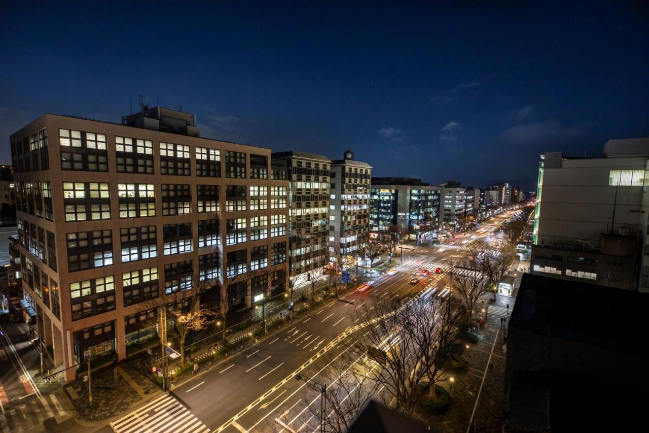 더 로얄 파크 호텔 아이코닉 교토 외부 사진 View of the neighborhood at night